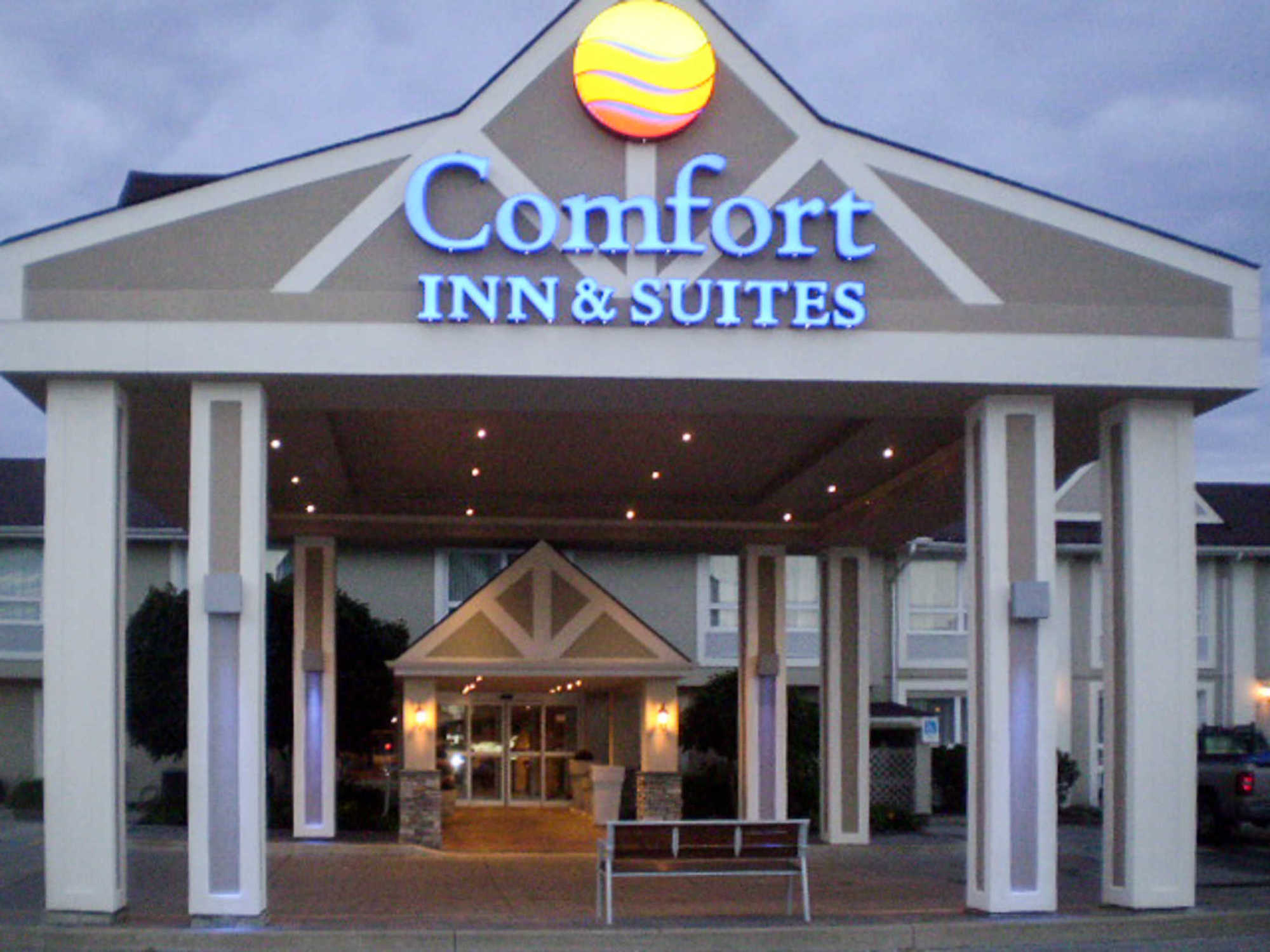 Comfort Inn & Suites Collingwood Exterior photo